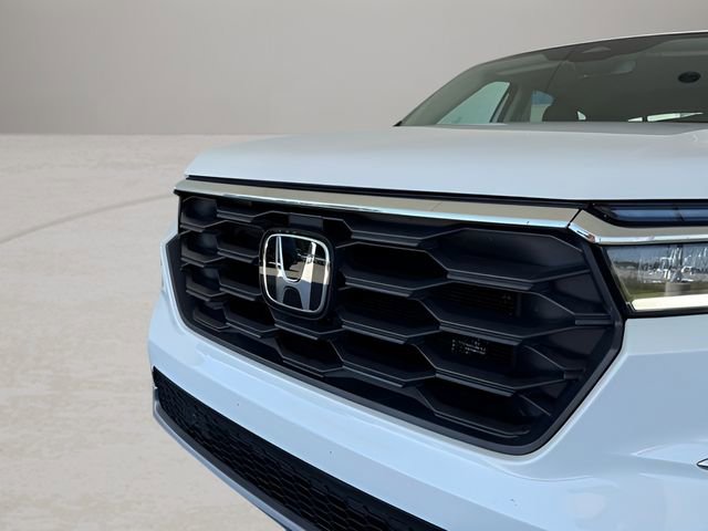 Used 2025 Honda Pilot EX-L image 2