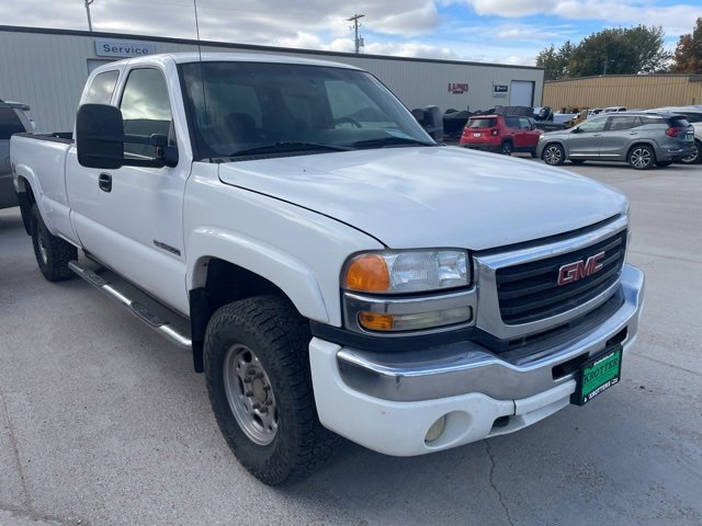 Used 2005 GMC Sierra 3500 SLE w/ Skid Plate Package image 2