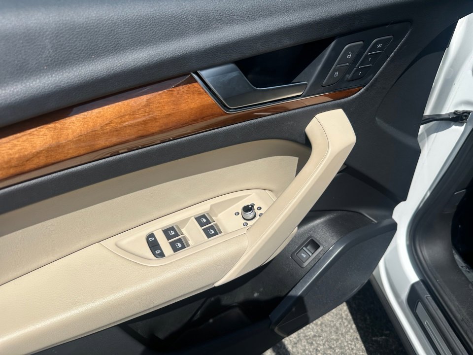 Certified 2023 Audi Q5 2.0T Premium w/ Convenience Package image 32