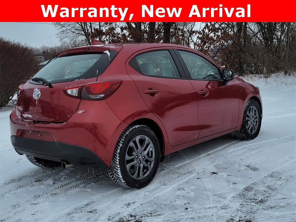Used 2020 Toyota Yaris LE image 2