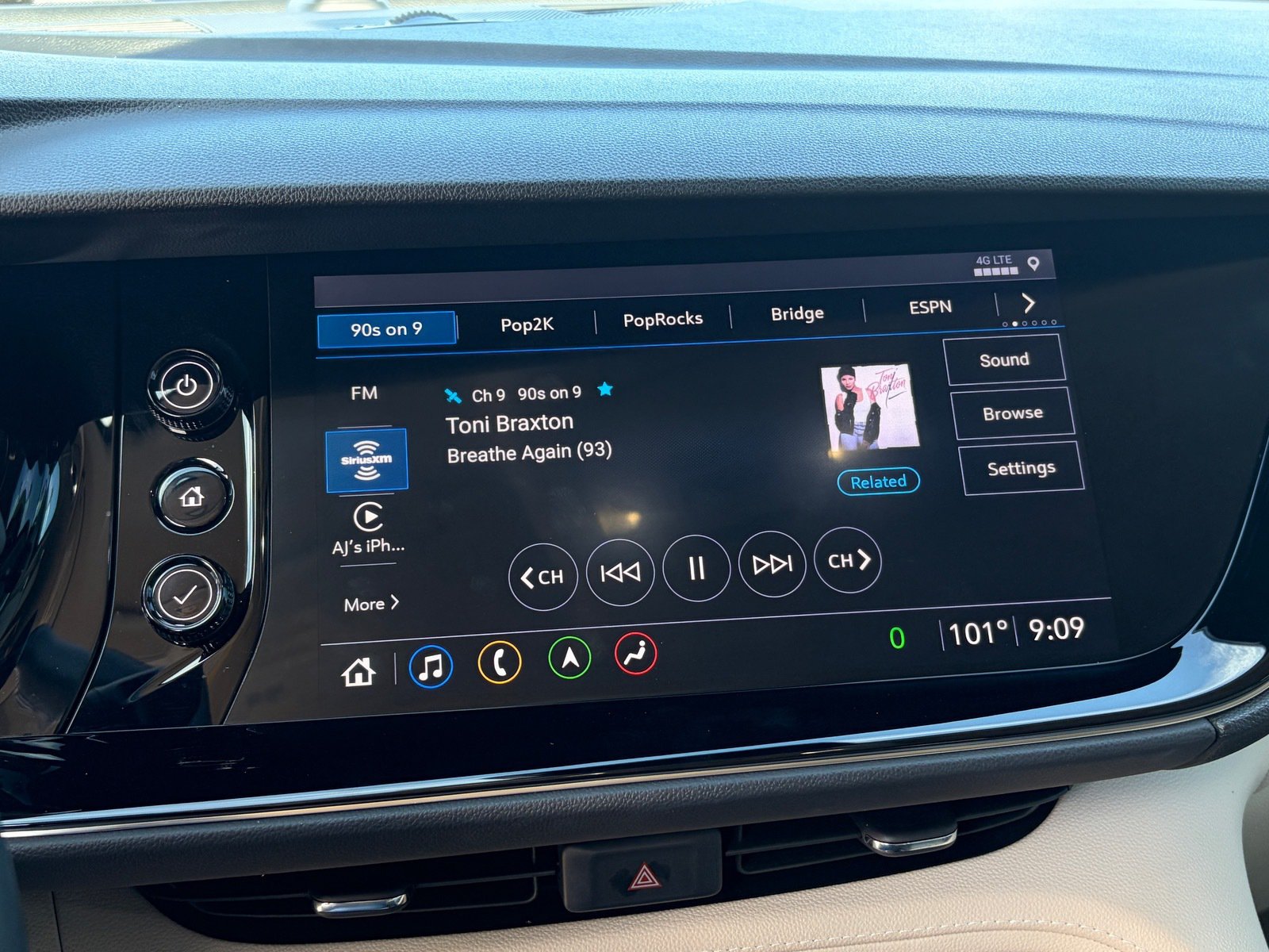 Used 2021 Buick Envision Avenir w/ Technology Package II FWD image 25