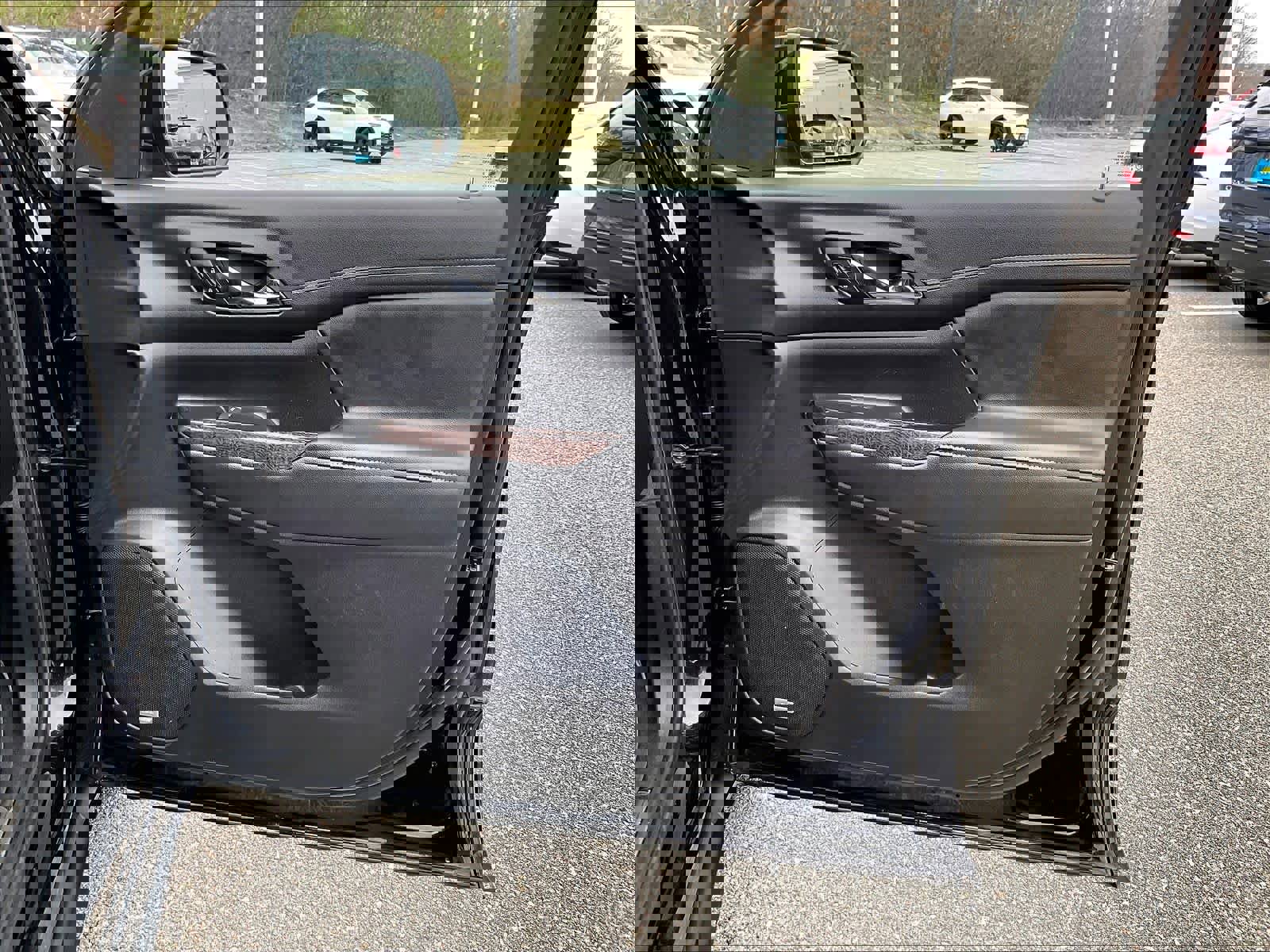 Used 2023 GMC Acadia Denali w/ Black Diamond Edition image 12