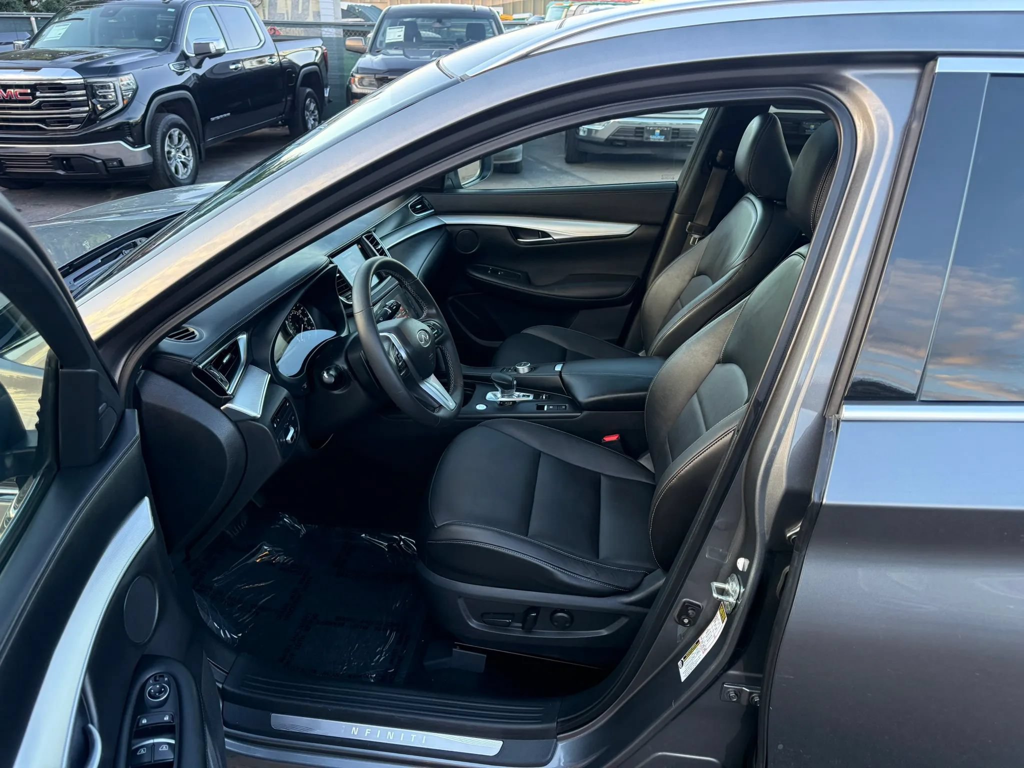 Used 2021 INFINITI QX50 Luxe AWD/4WD image 14