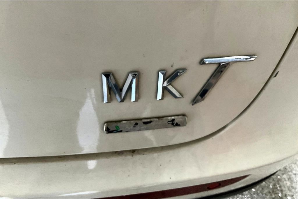 Used 2013 Lincoln MKT AWD image 22