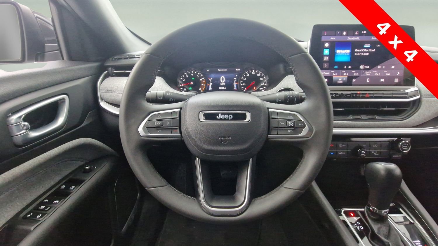 Used 2024 Jeep Compass Latitude image 10