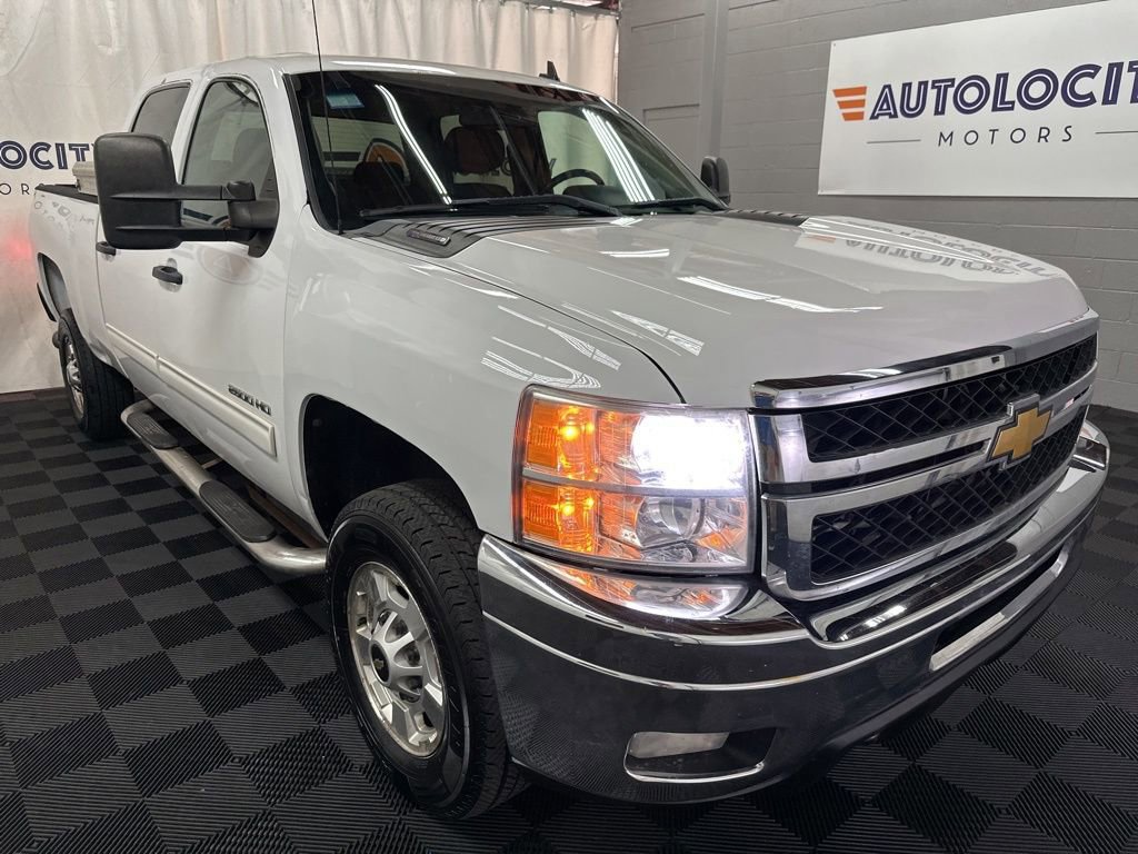 Used 2014 Chevrolet Silverado 2500 LT AWD/4WD image 2