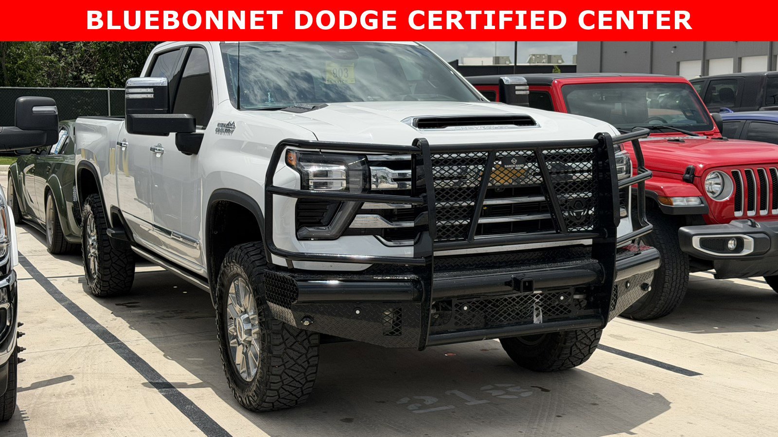 Used 2025 Chevrolet Silverado 2500 High Country w/ High Country Premium Package AWD/4WD image 3