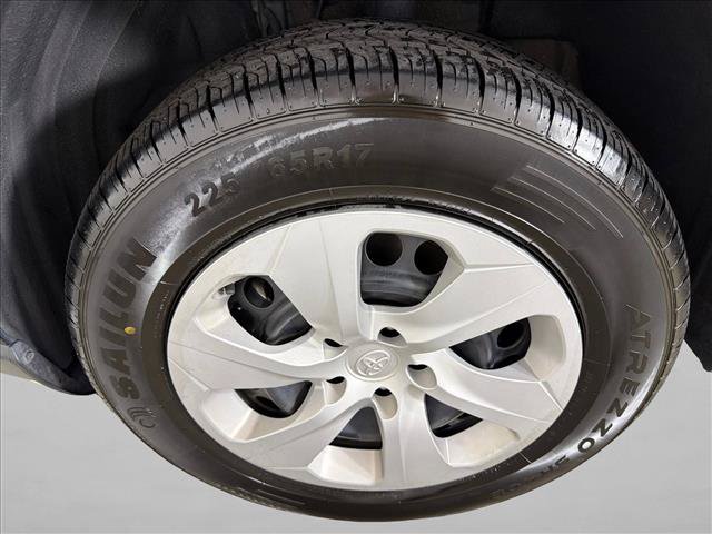 Used 2024 Toyota RAV4 LE AWD/4WD image 11