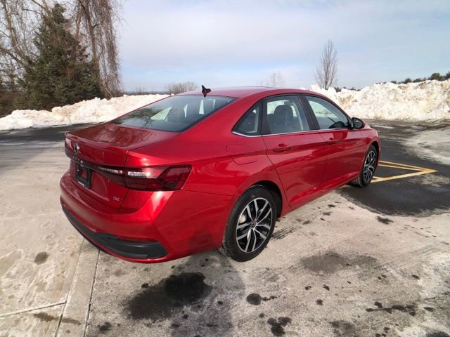 Used 2025 Volkswagen Jetta SE image 5