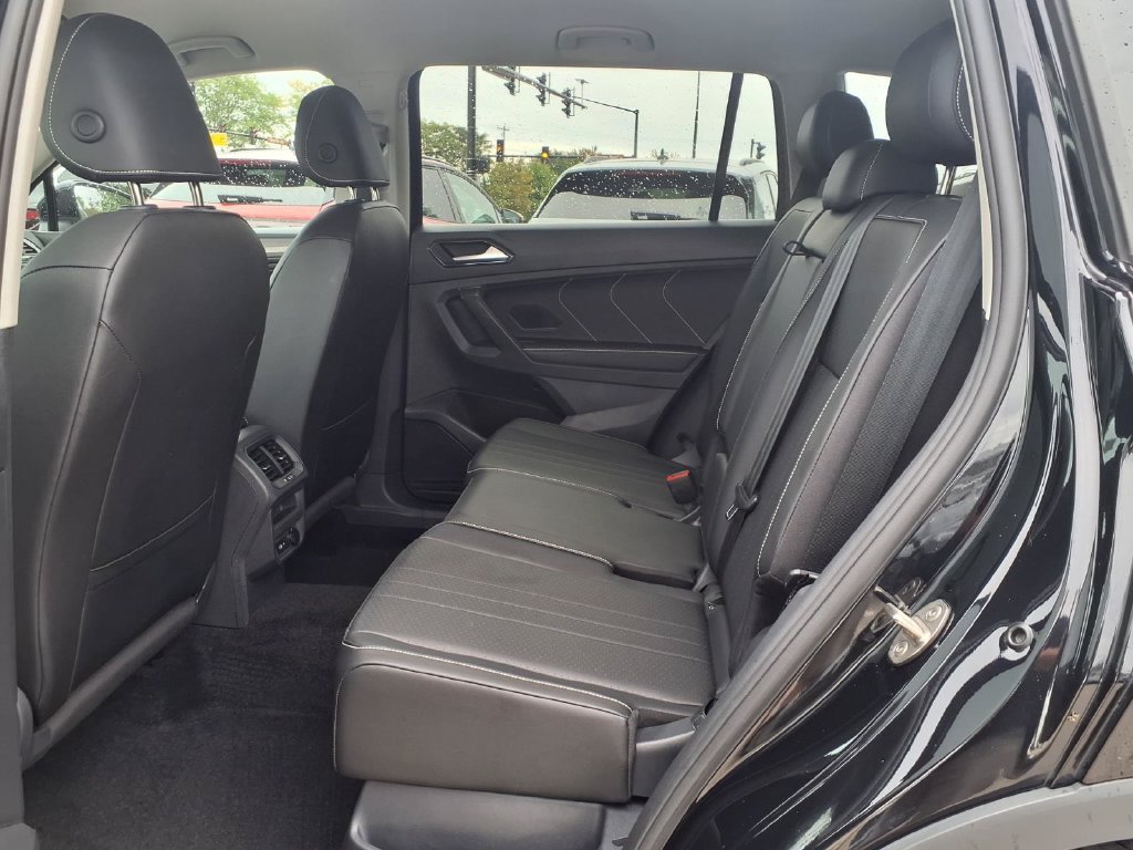 Used 2023 Volkswagen Tiguan SE AWD/4WD image 15