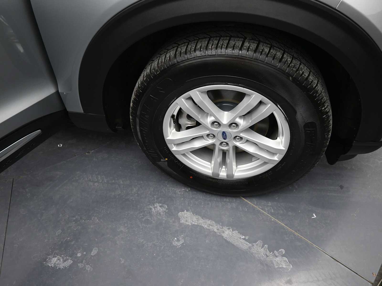 Used 2023 Ford Explorer XLT w/ Equipment Group 202A image 10