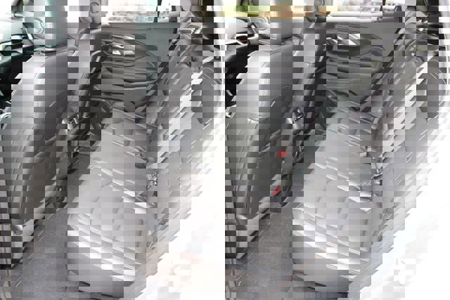 Used 2023 GMC Terrain SLT w/ Tech Package image 5