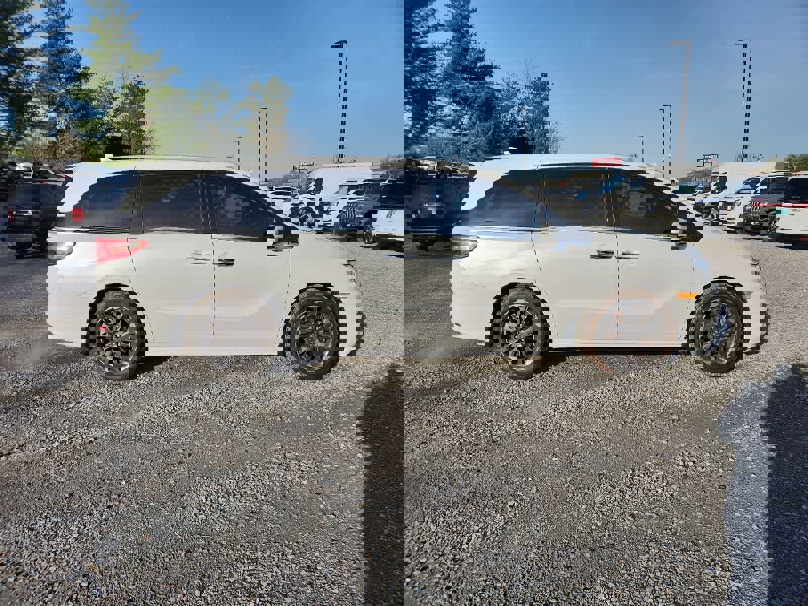 Used 2023 Honda Odyssey Elite image 6