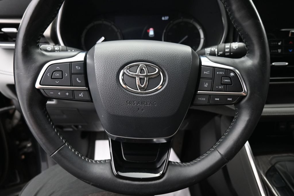 Used 2020 Toyota Highlander Limited AWD/4WD image 16