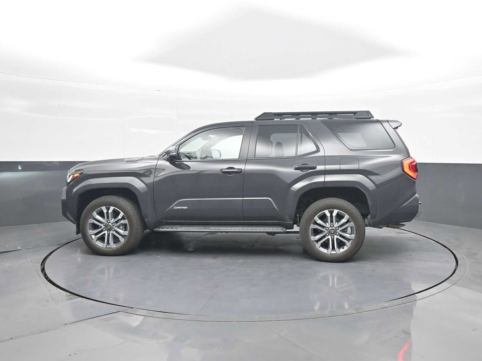 Used 2025 Toyota 4Runner Limited AWD/4WD image 5