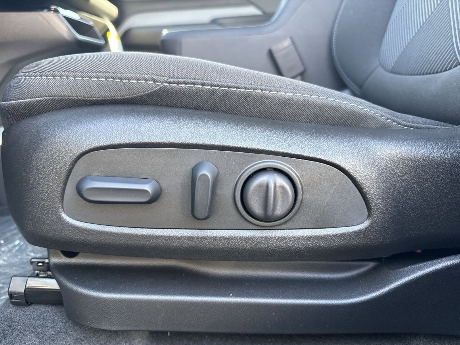 New 2027 Chevrolet Bolt LT w/ Comfort Package FWD image 14