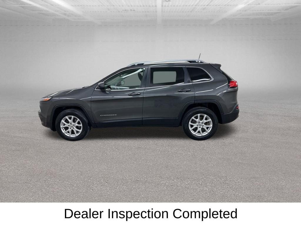 Used 2017 Jeep Cherokee Latitude w/ Cold Weather Group image 9