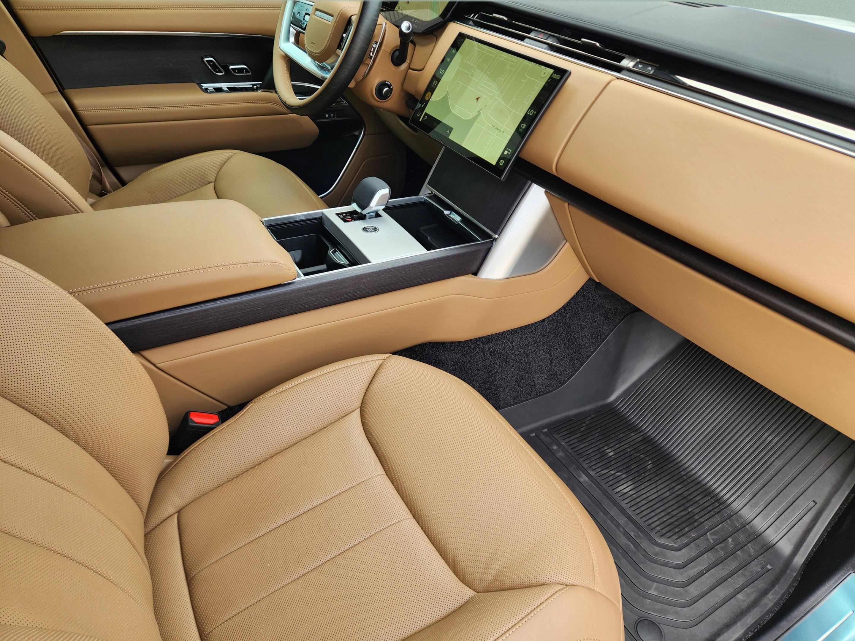New 2026 Land Rover Range Rover Long Wheelbase SE AWD/4WD image 33