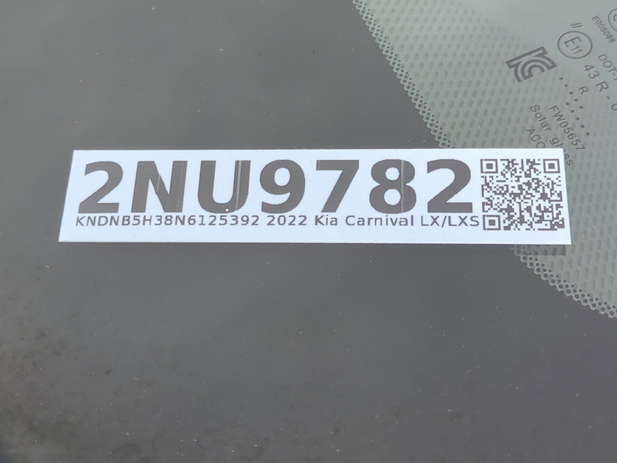 Used 2022 Kia Carnival LX image 30