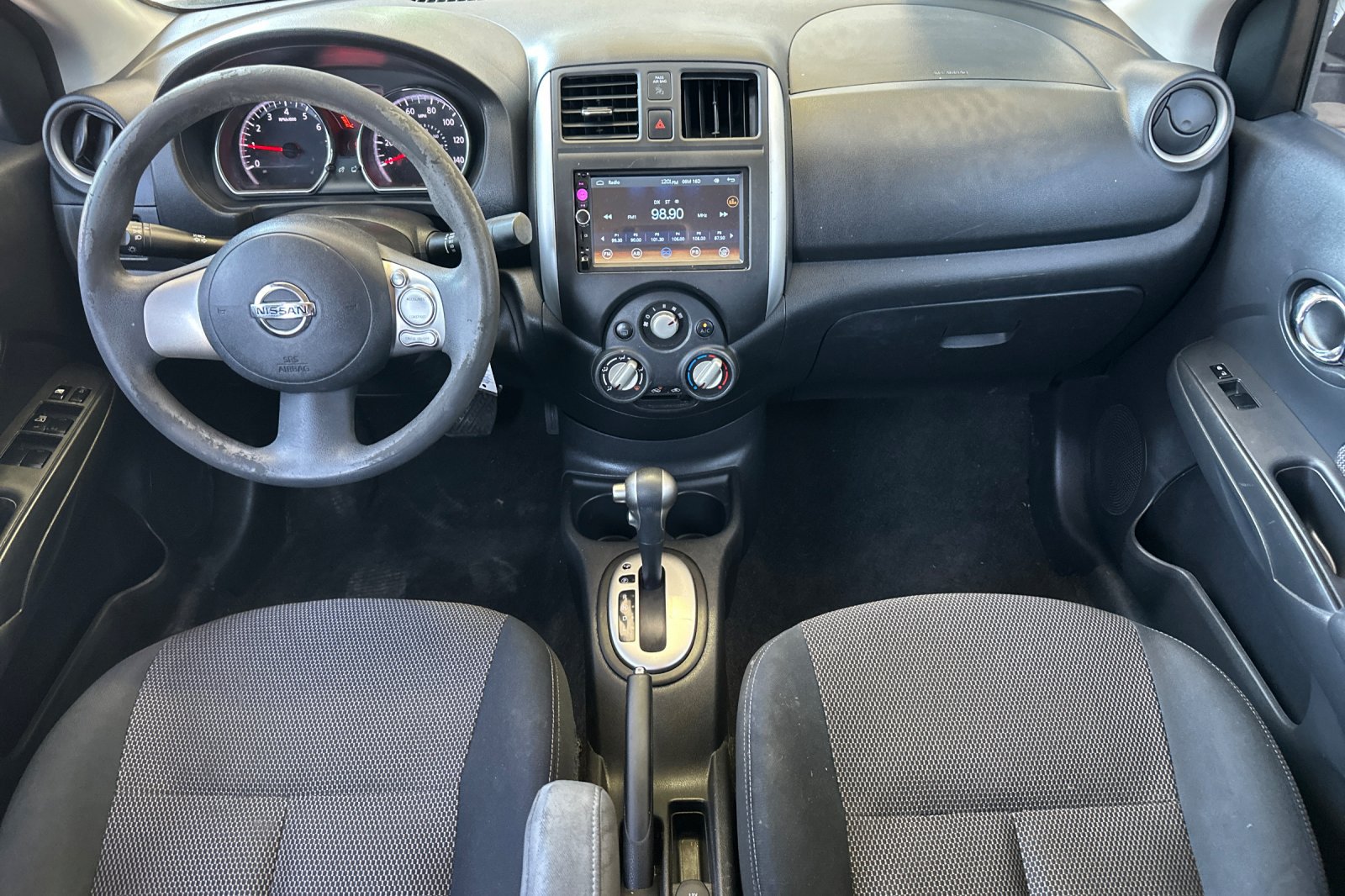 Used 2014 Nissan Versa SV FWD image 13