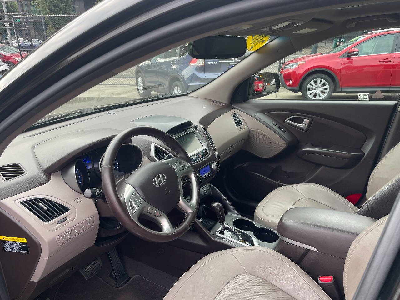 Used 2012 Hyundai Tucson Limited w/ Premium Pkg image 17