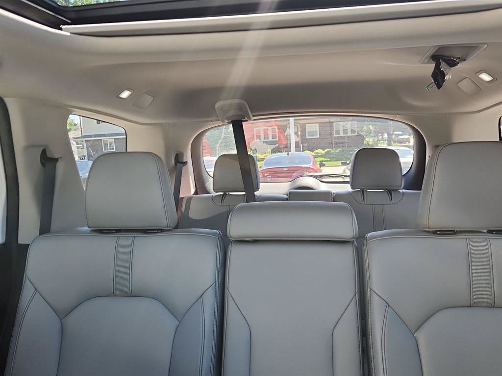 Used 2024 Honda Pilot Touring image 24