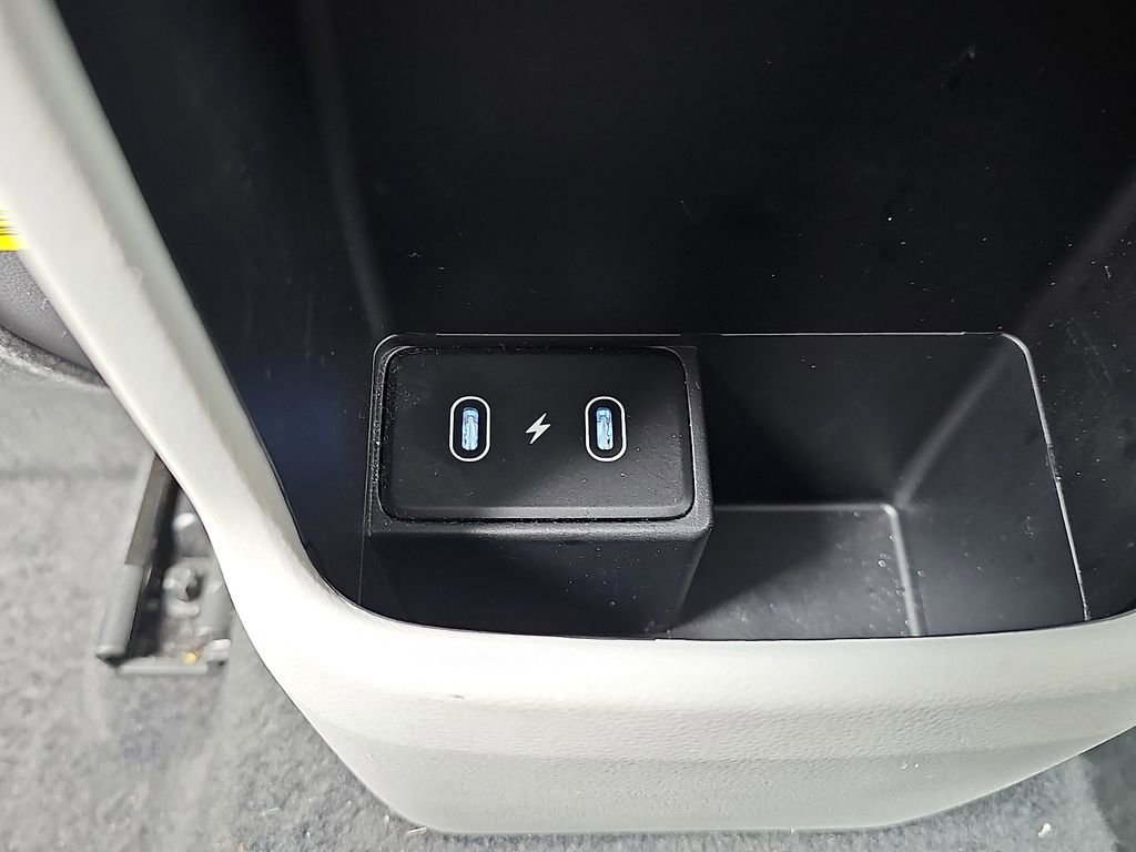 Used 2025 Hyundai Kona SEL image 11