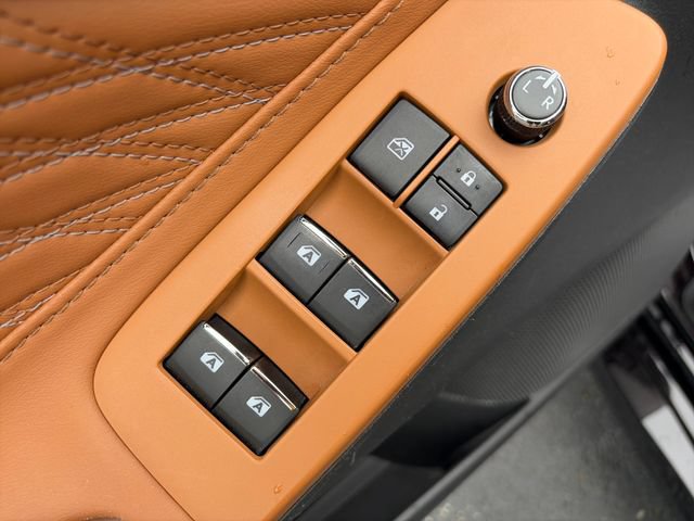 Used 2019 Toyota Avalon Limited FWD image 19