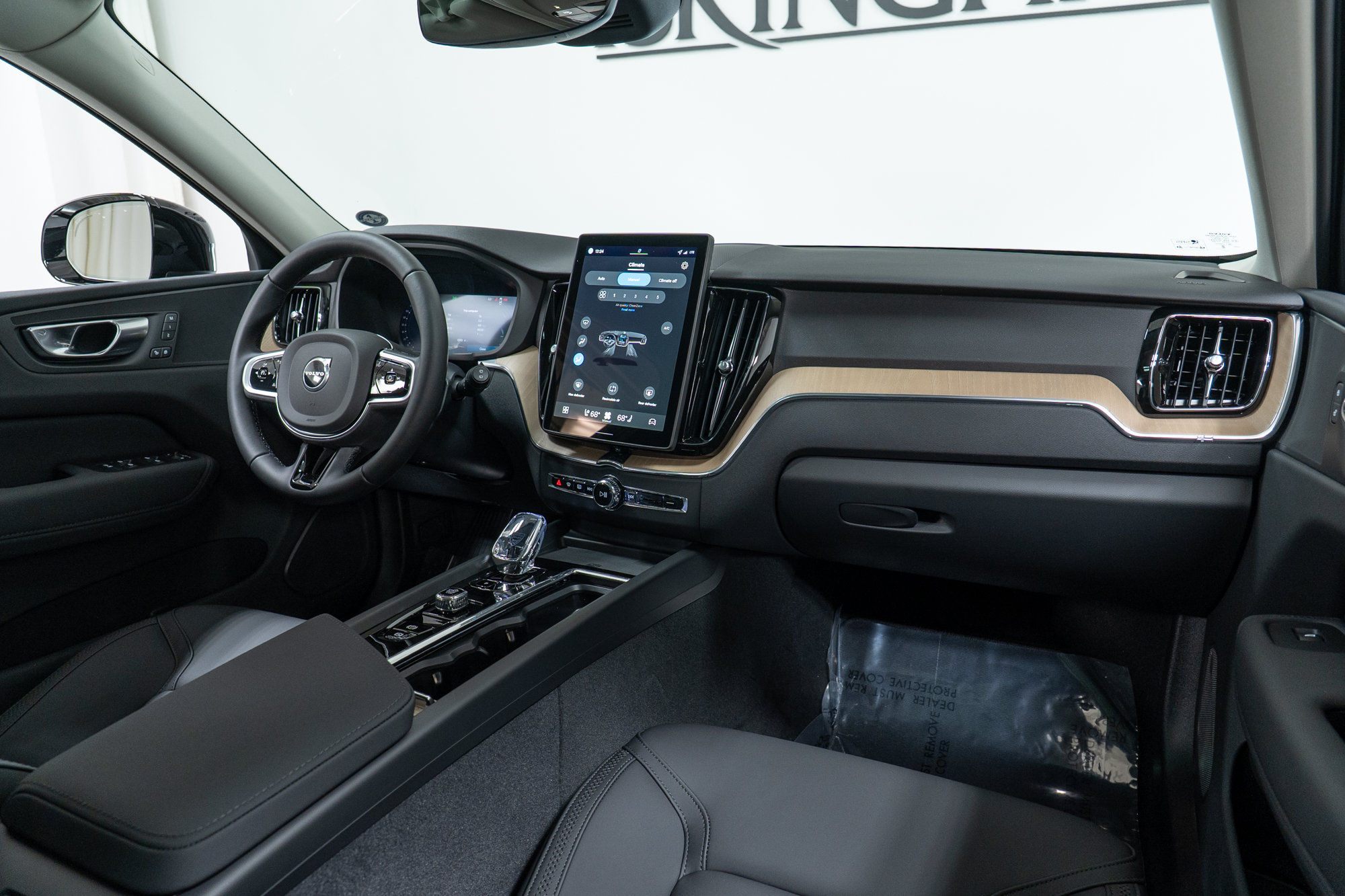 New 2026 Volvo XC60 B5 Core w/ Climate Package AWD/4WD image 14