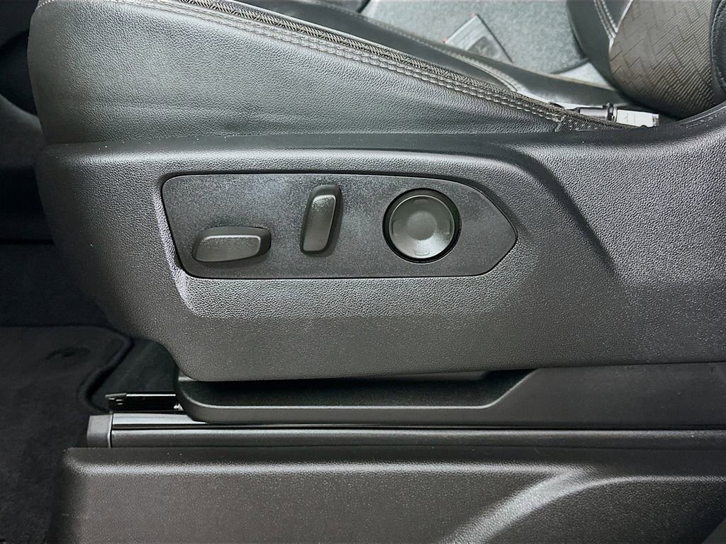 Used 2021 Chevrolet Suburban High Country w/ Premium Package image 23