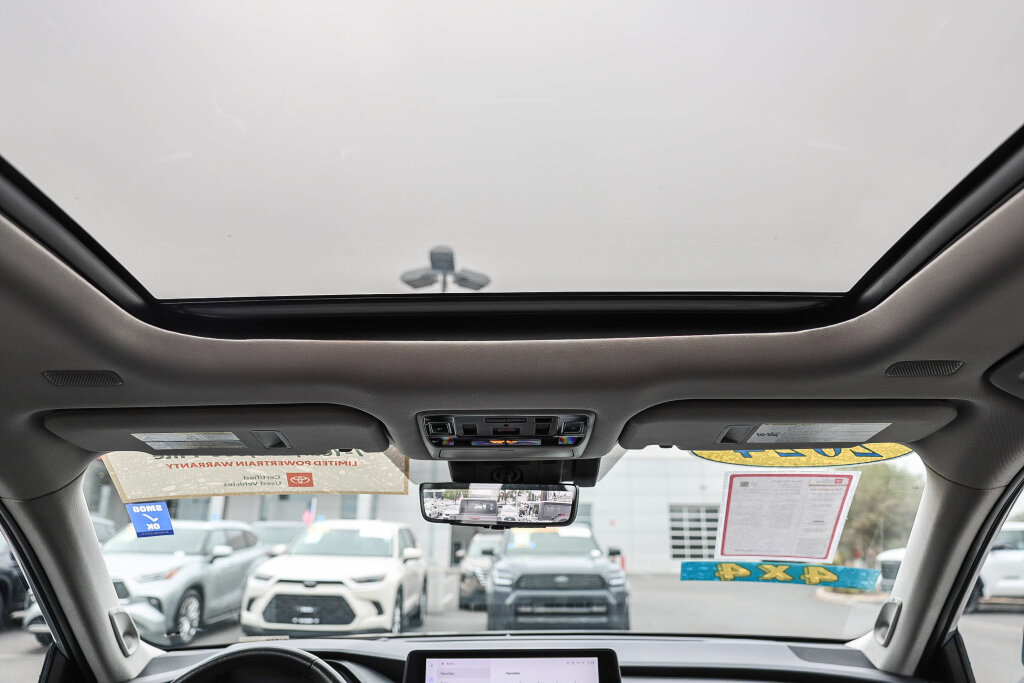 Certified 2024 Toyota Grand Highlander AWD image 6