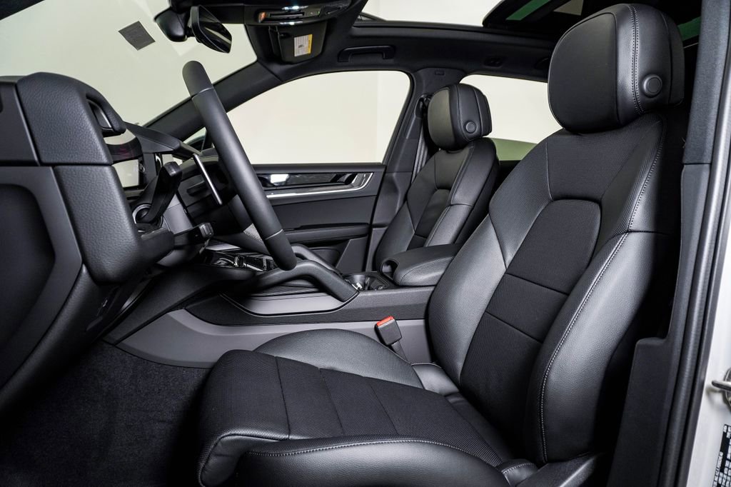 New 2026 Porsche Cayenne image 5