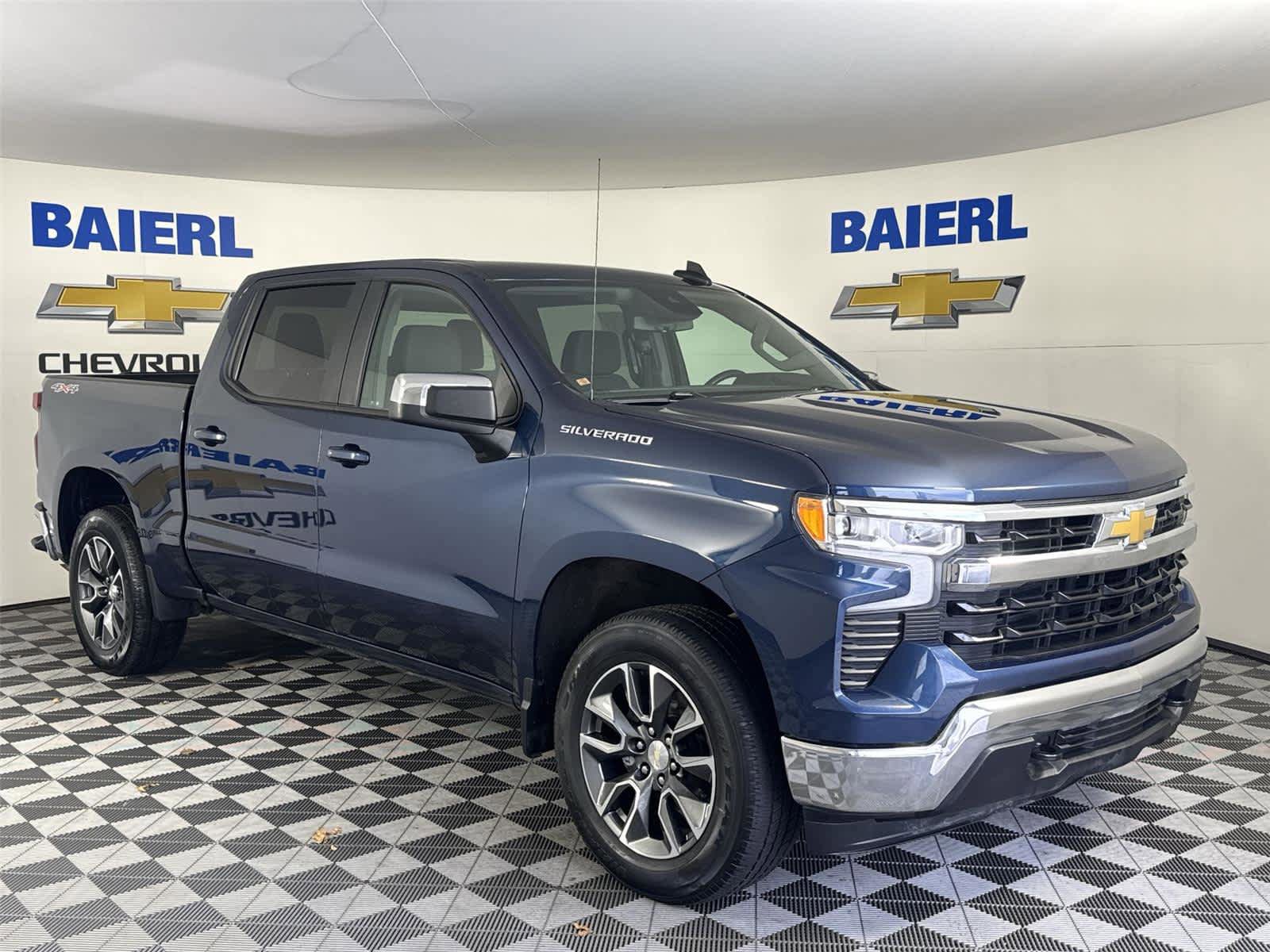 Used 2022 Chevrolet Silverado 1500 LT AWD/4WD image 7