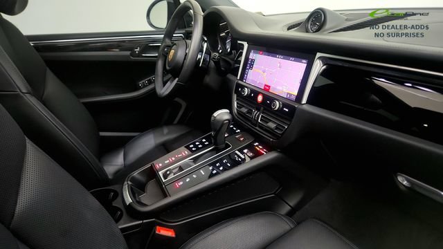 Used 2024 Porsche Macan S AWD/4WD image 34
