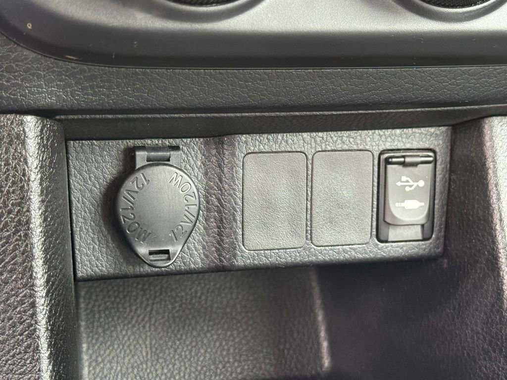 Used 2015 Toyota Corolla L FWD image 27