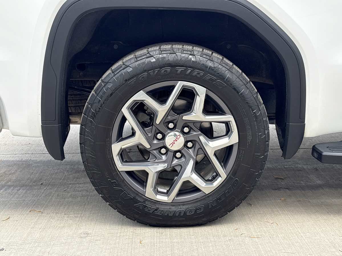 Used 2023 GMC Sierra 1500 SLT w/ SLT Premium Package AWD/4WD image 9