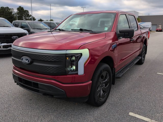 Used 2024 Ford F150 Lightning XLT AWD/4WD image 8