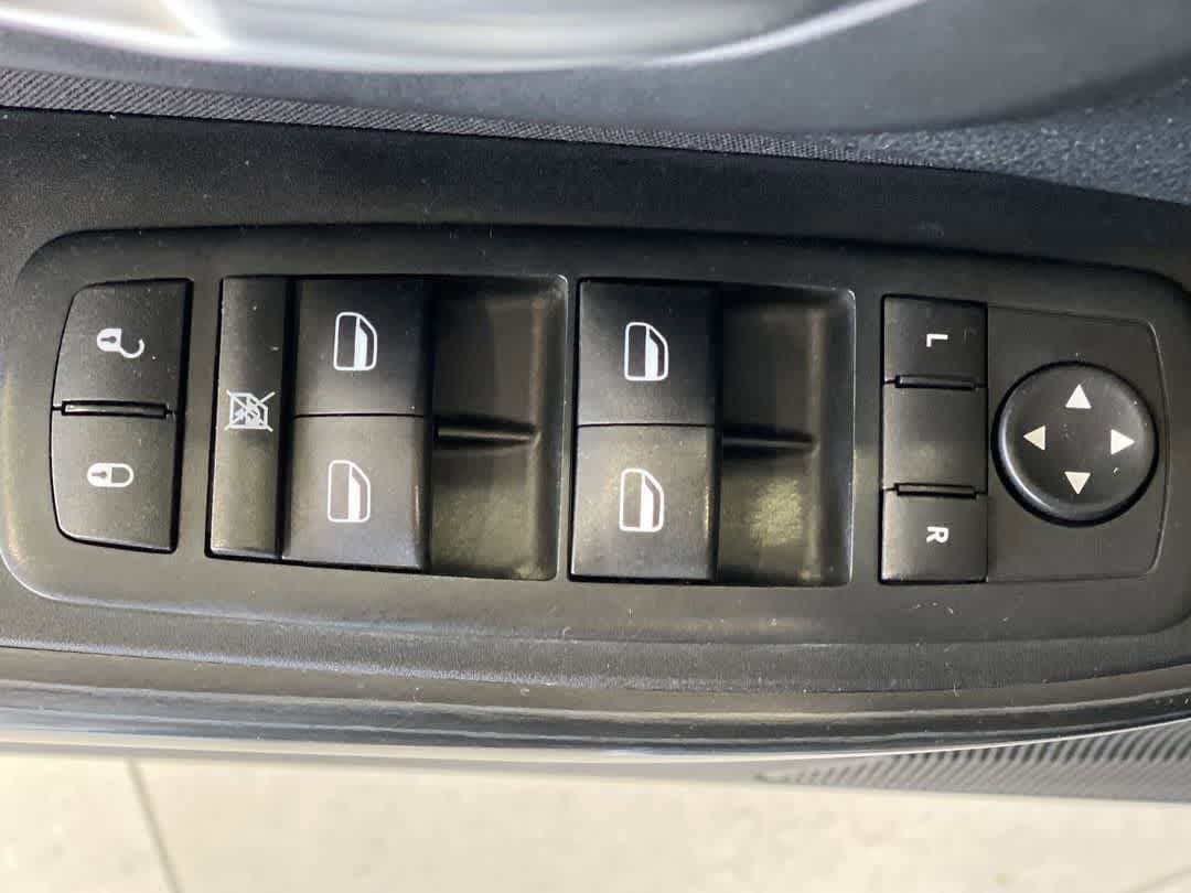 Used 2015 Jeep Cherokee Sport AWD/4WD image 16