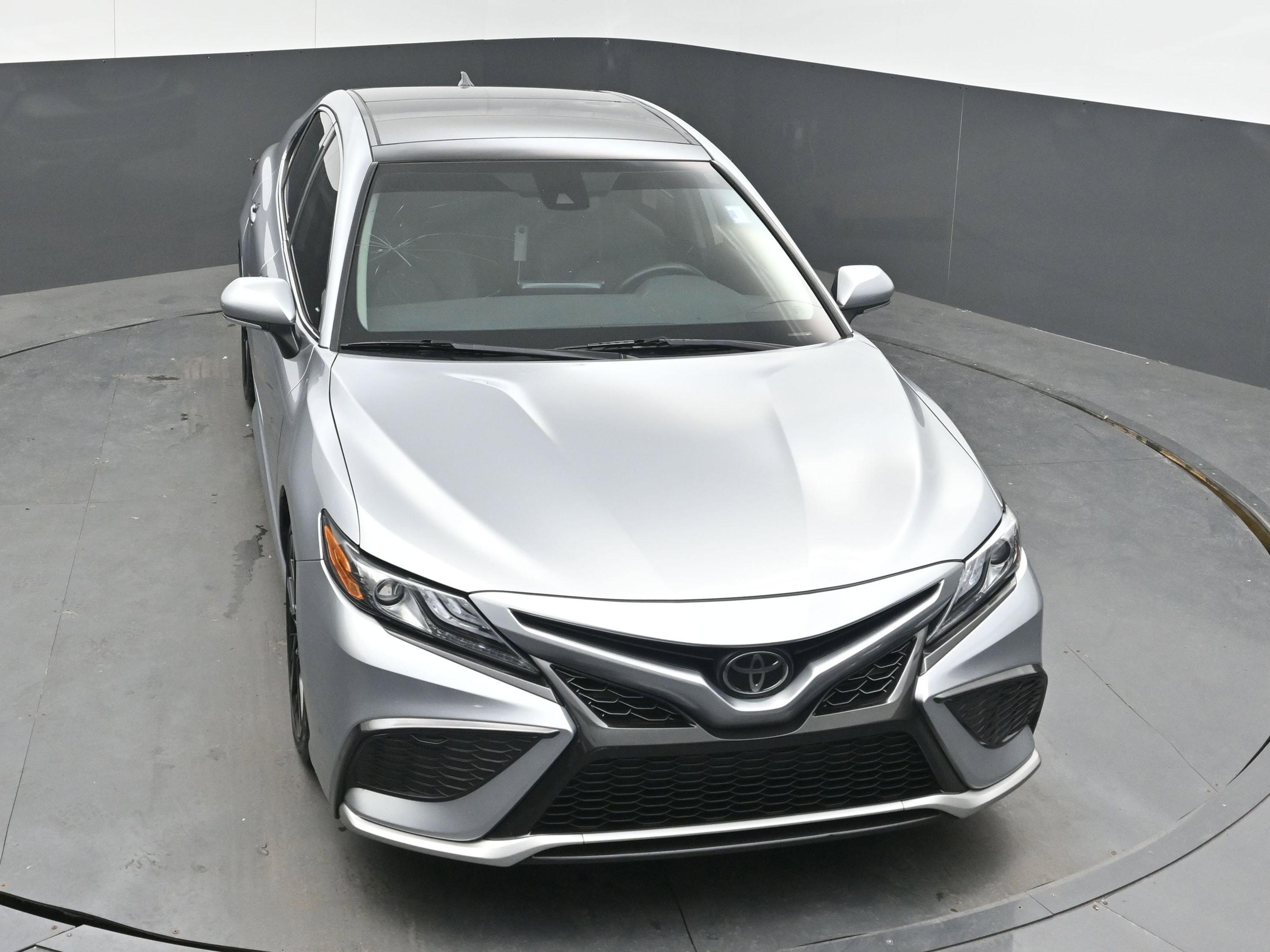 Used 2021 Toyota Camry XSE image 32