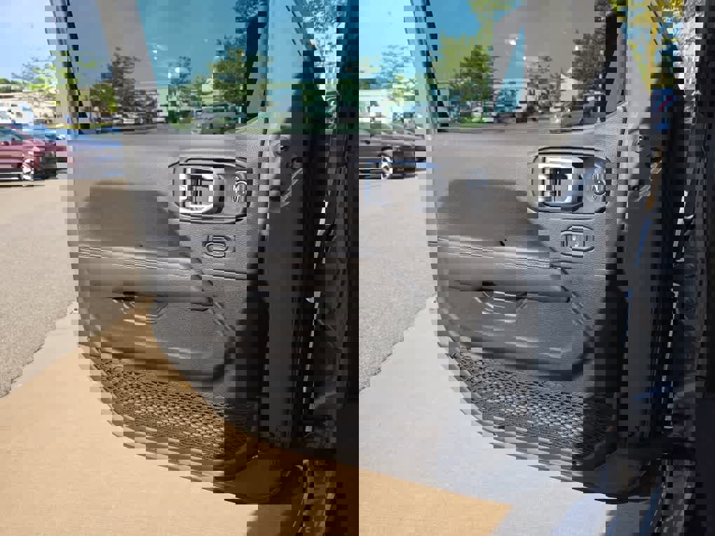 Used 2022 Jeep Wrangler Unlimited Sahara w/ Safety Group image 34