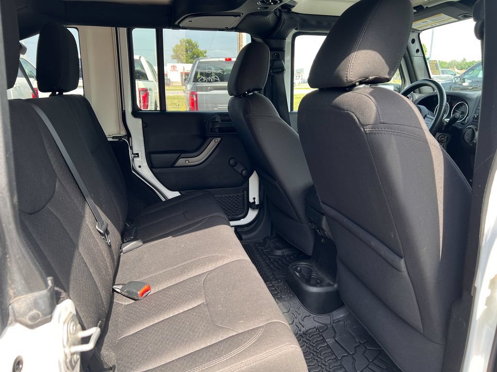 Used 2018 Jeep Wrangler Unlimited Sport w/ Connectivity Group AWD/4WD image 16