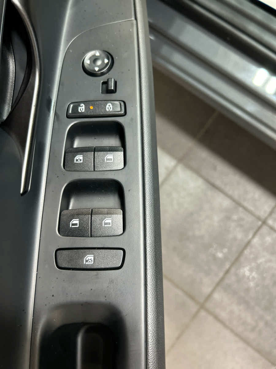 Used 2026 Hyundai Elantra SEL FWD image 26