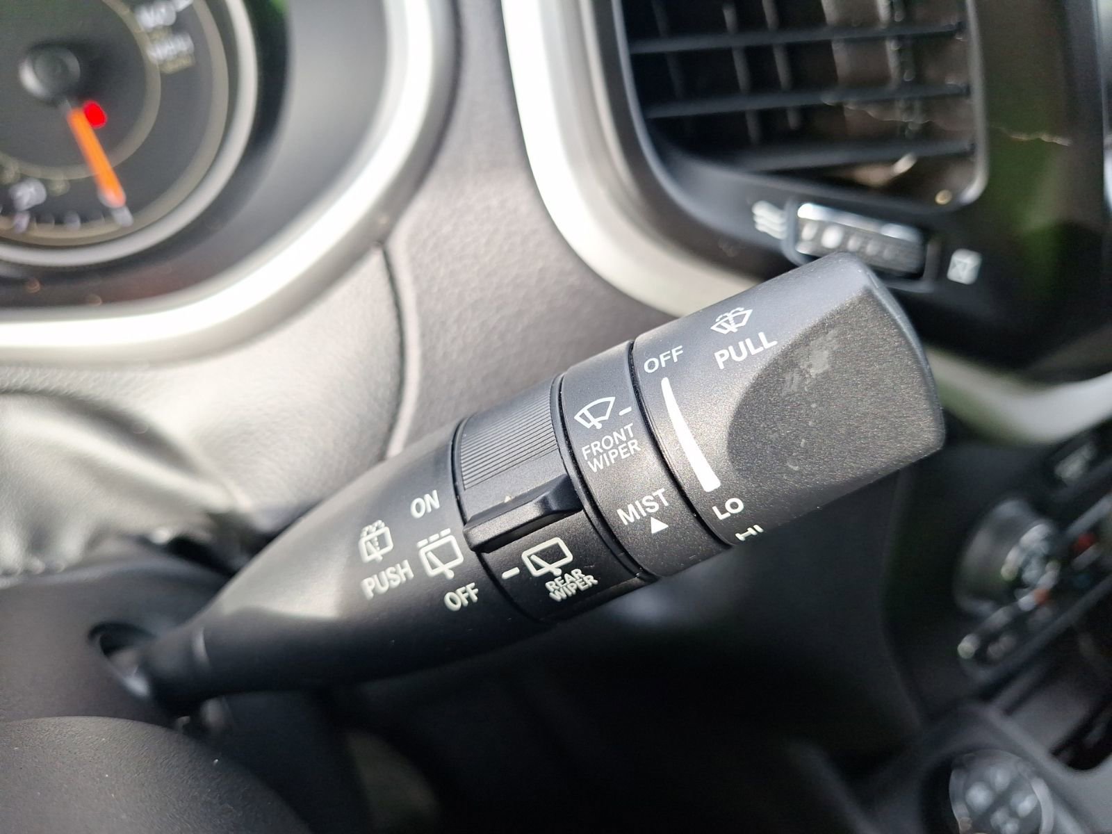 Used 2017 Jeep Cherokee Trailhawk image 25