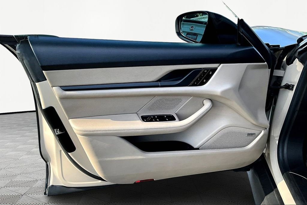 Used 2021 Porsche Taycan image 20