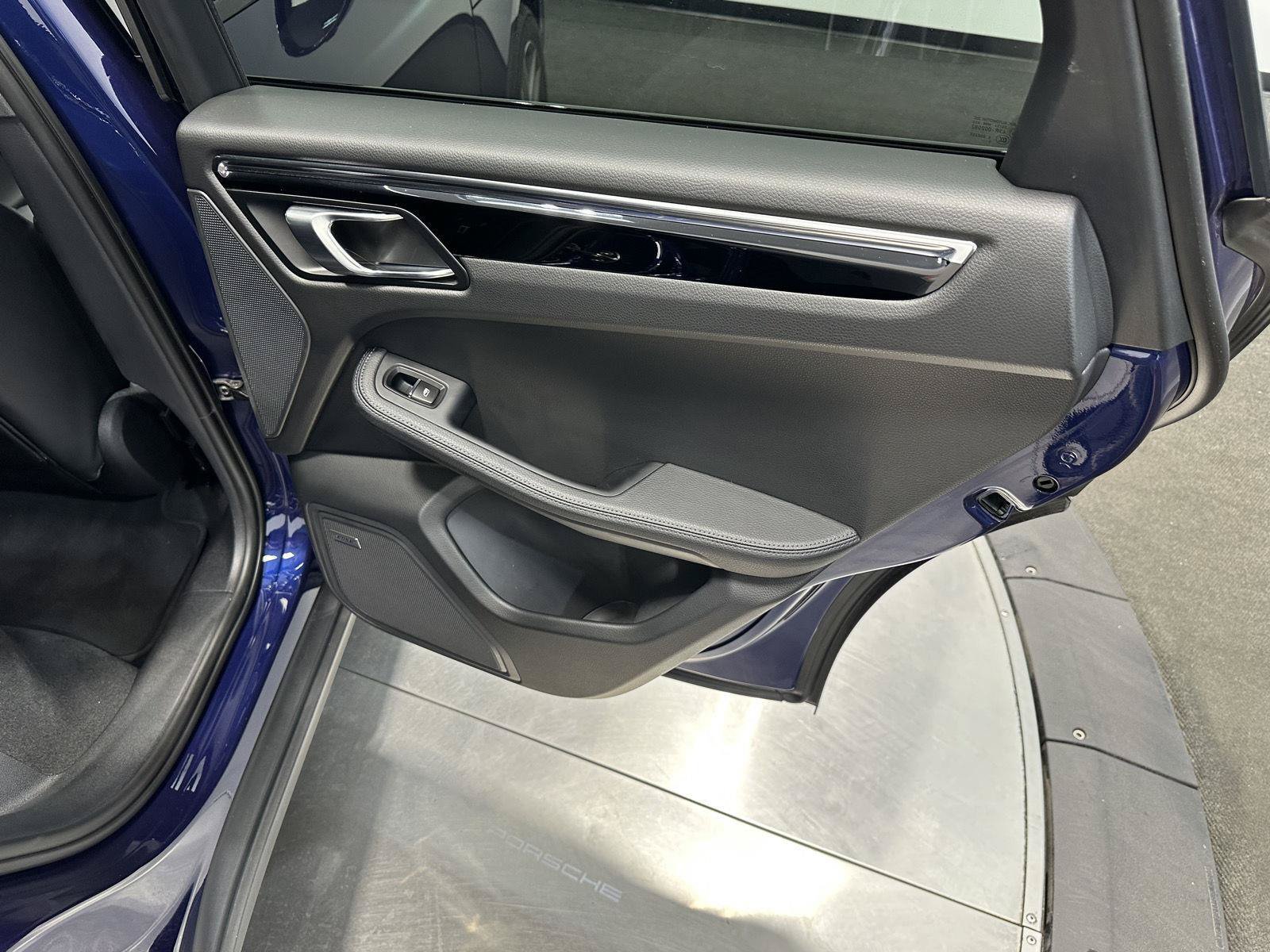 Certified 2026 Porsche Macan AWD/4WD image 39