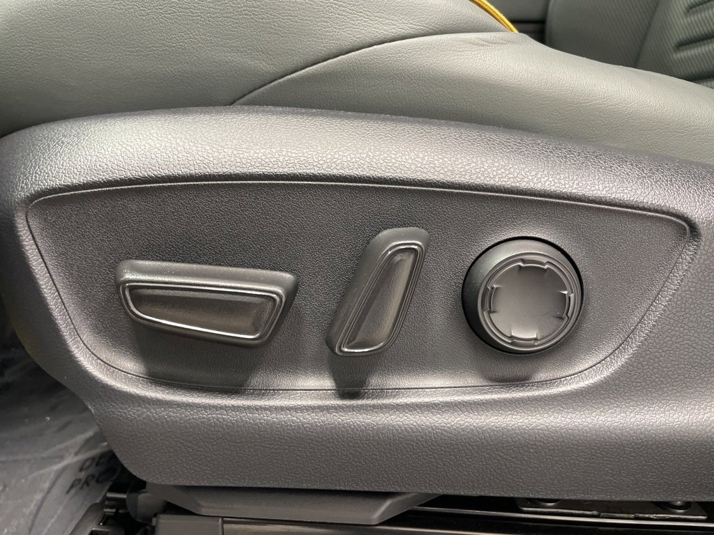 Used 2025 Toyota Tacoma 4x4 Double Cab Hybrid image 28