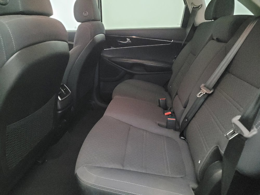 Used 2018 Kia Sorento LX image 18