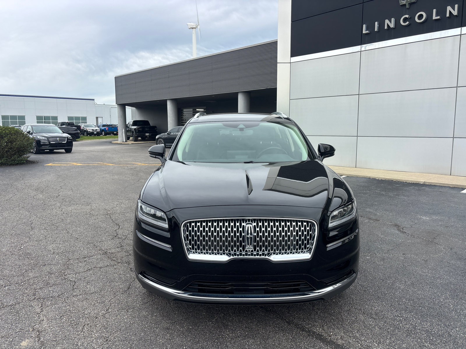 Certified 2023 Lincoln Nautilus AWD w/ Premium Package image 2