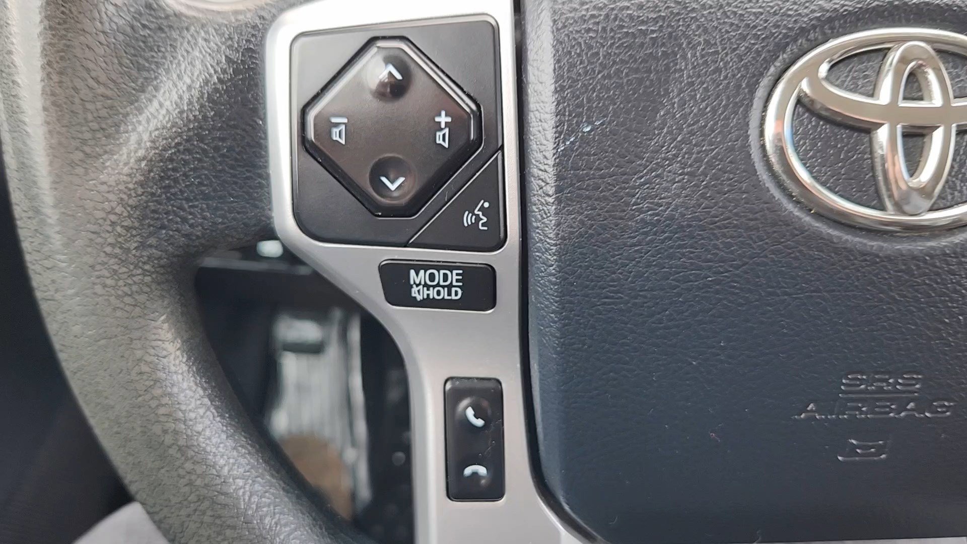 Used 2018 Toyota Tundra SR5 w/ TRD Off Road Package AWD/4WD image 11