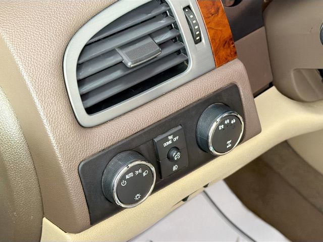 Used 2011 GMC Sierra 2500 SLT w/ SLT Convenience Package image 10